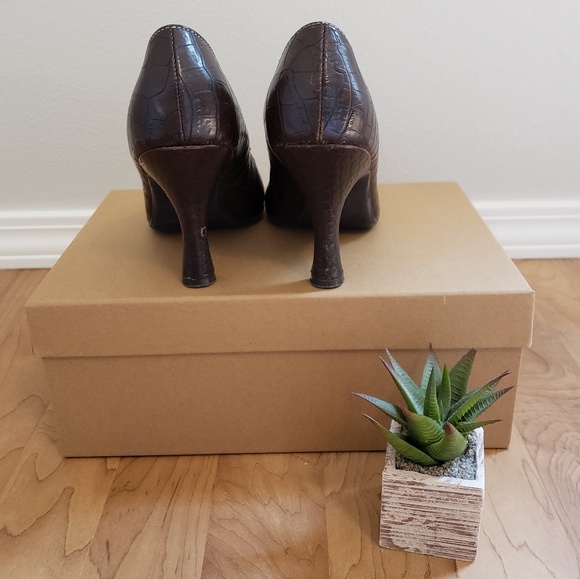 Maurice's Heels with Laces & Bows - Picture 4 of 8